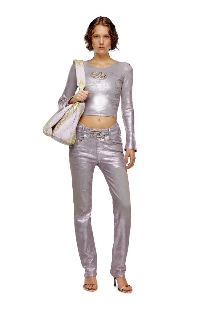 de-top1-fse Long-sleeve top with crystal plaque de-top1-fse Long-sleeve top with crystal plaque